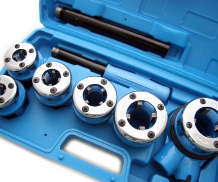 PROFESIONALIŲ VAMZDINIŲ SRIEGPJOVIŲ KOMPLEKTAS 8 VNT.