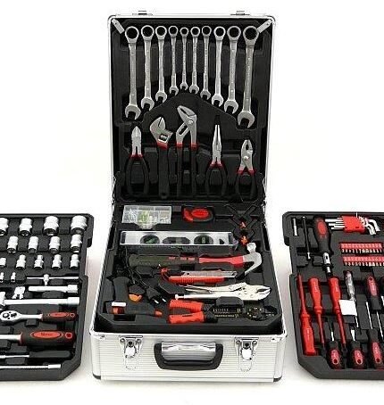 Įrankių rinkinys aliuminiame lagamine